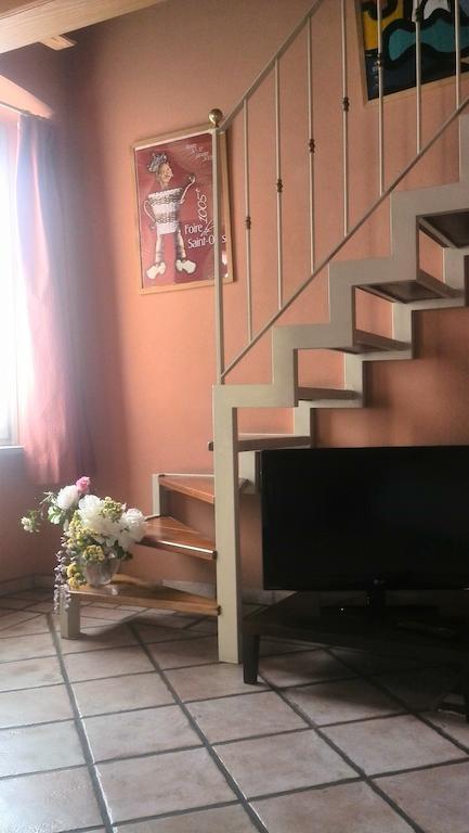 Casa De Giorgis Aparthotel Αόστα Δωμάτιο φωτογραφία